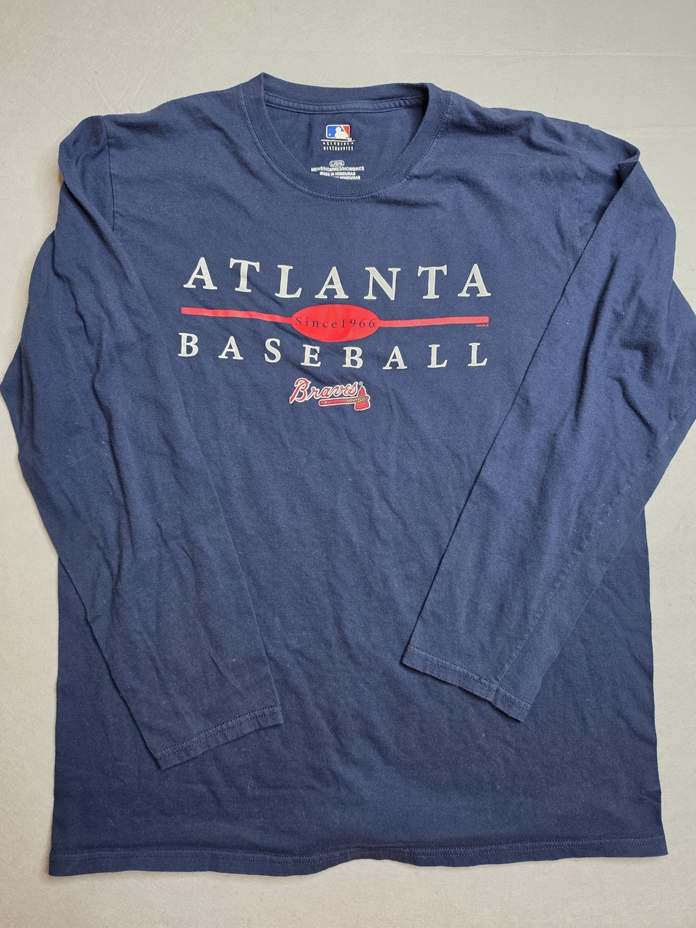 MLB Navy Atlanta Braves Graphic Tee with Red & White Accents Large - Picture 3 of 6